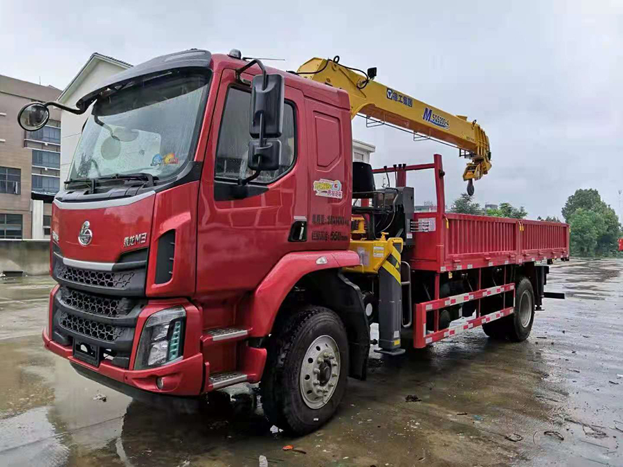 柳汽乘龍徐工8噸隨車吊價(jià)格