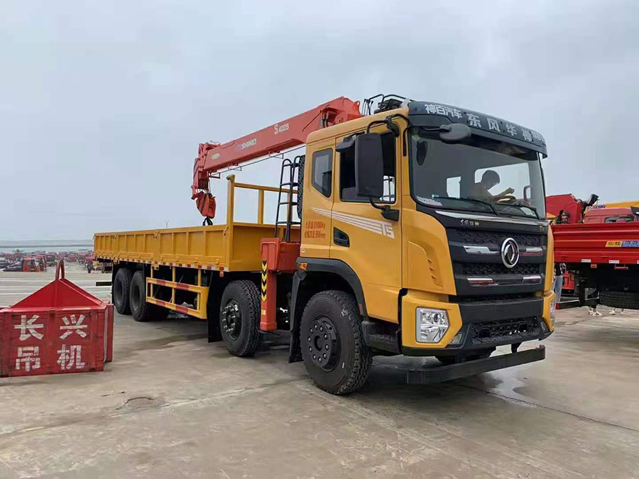 解析：東風(fēng)華神DV5石煤12噸隨車吊