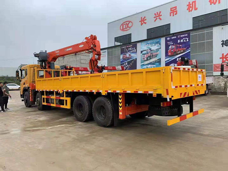 解析：東風華神DV5石煤12噸隨車吊