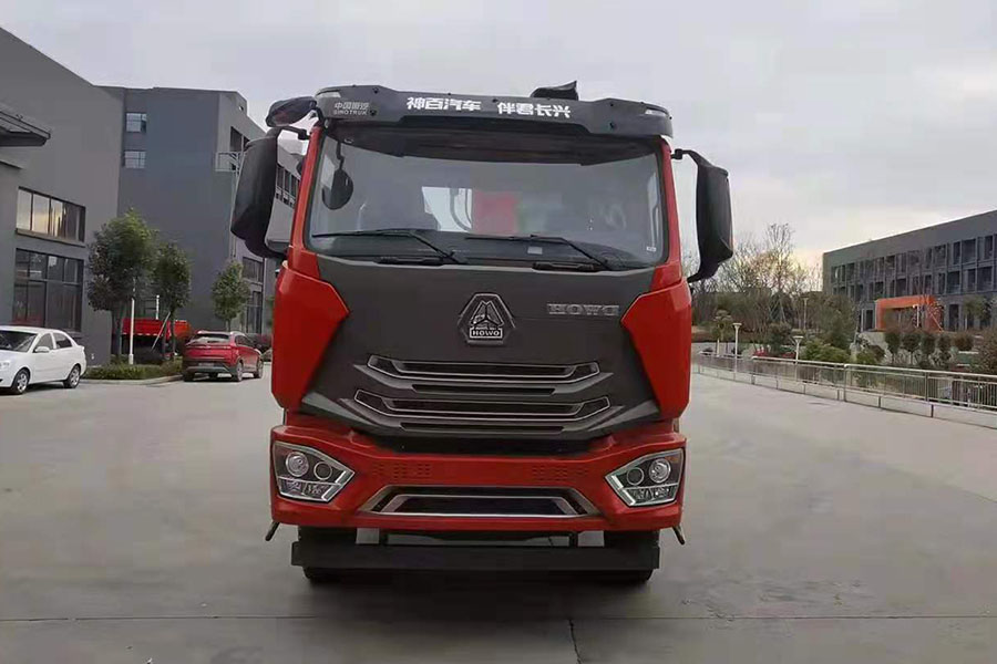 重汽豪沃長興14噸隨車吊