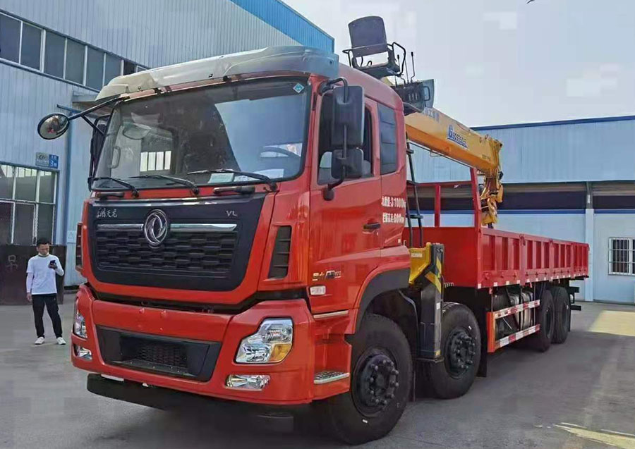 東風(fēng)天龍徐工14噸隨車吊 國(guó)六410馬力圖片展示5 東風(fēng)天龍徐工14噸隨車吊 國(guó)六410馬力圖片展示5