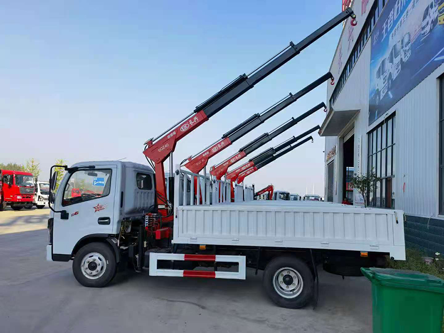 上海易家搬用公司訂購10臺藍牌隨車吊