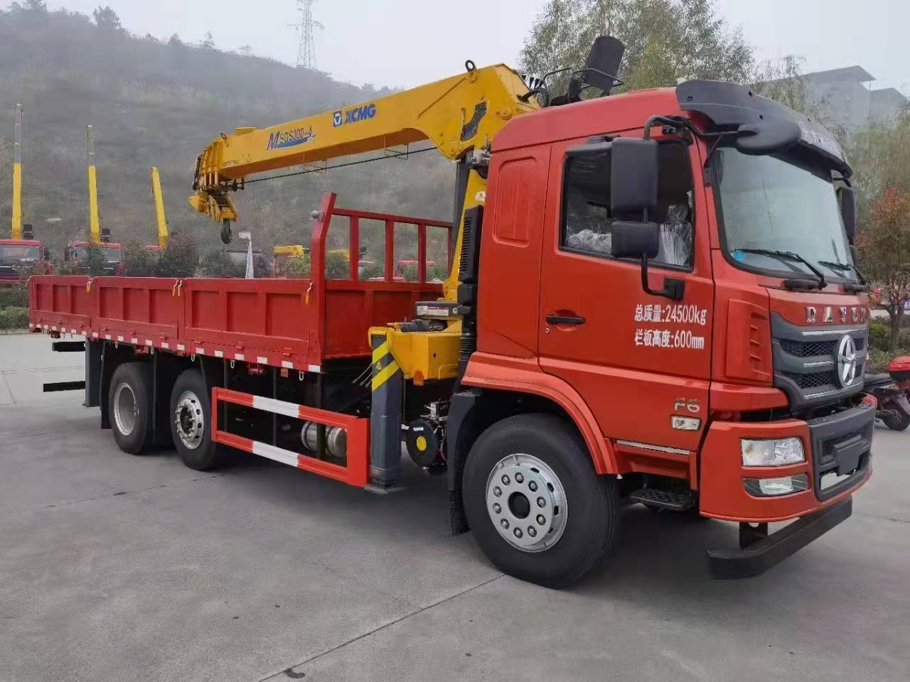 大運隨車吊徐工8噸吊機 現(xiàn)車降價2萬元