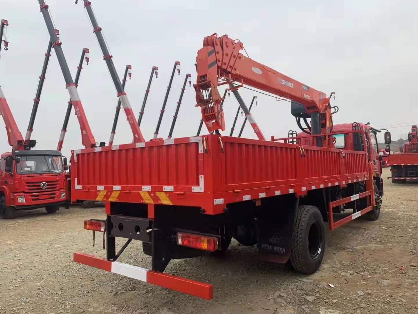 福田瑞沃8噸隨車吊 石煤直臂吊機(jī)