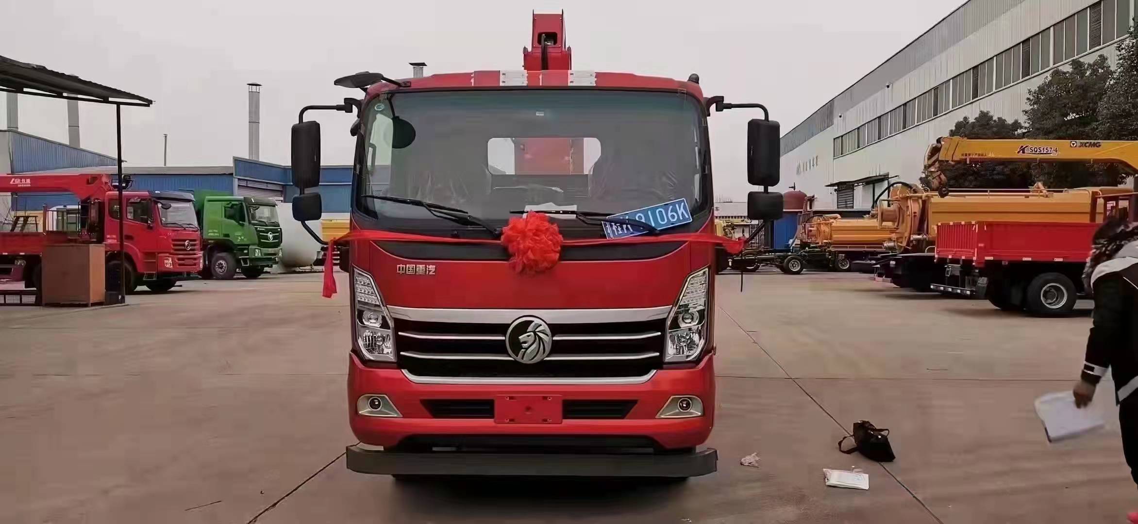 重汽藍牌隨車吊發(fā)車亳州 三方位操作